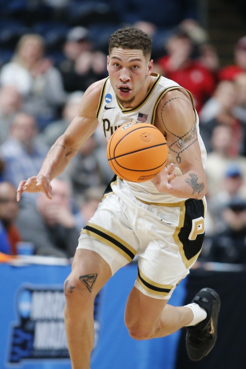 Mason Gillis (0) dribbles the ball in the first half against the Fairleigh Dickinson Knights at Nationwide Arena.